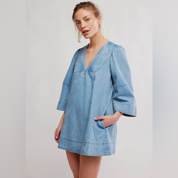 Free People Dresses & Skirts - Free People Goldie Denim Mini Dress with Baloon Sleeves size L Blue
